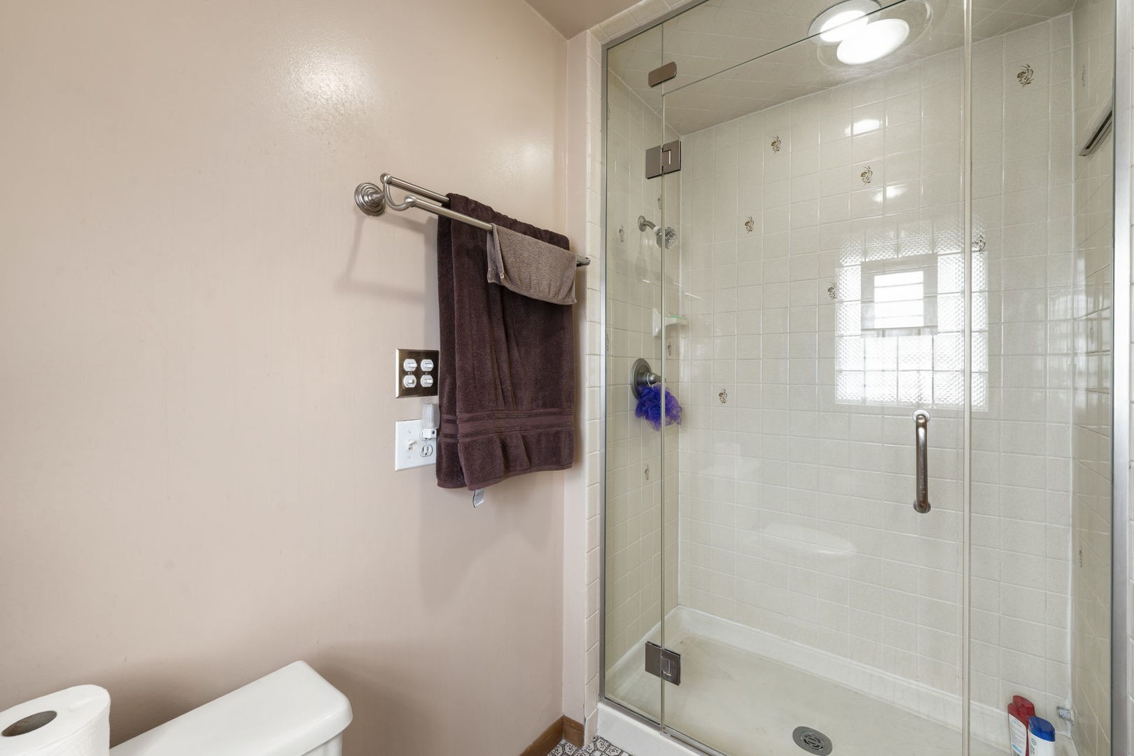 5706 N New Hampshire Avenue Property Photo 25