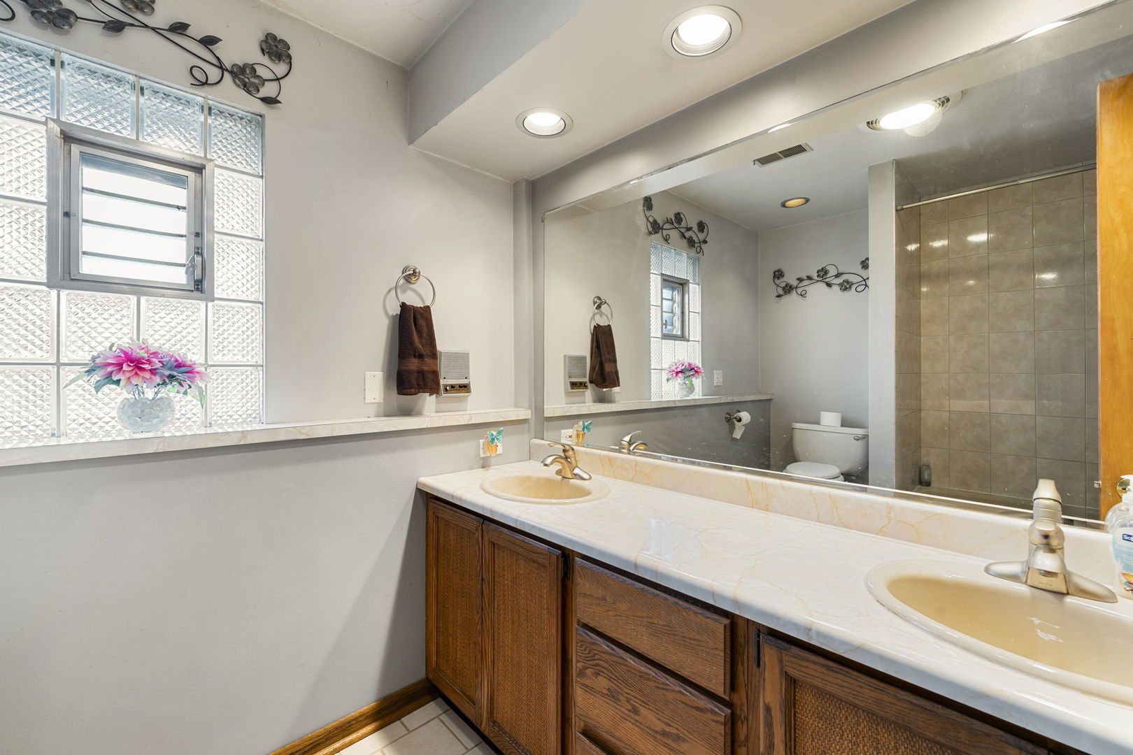 5706 N New Hampshire Avenue Property Photo 31