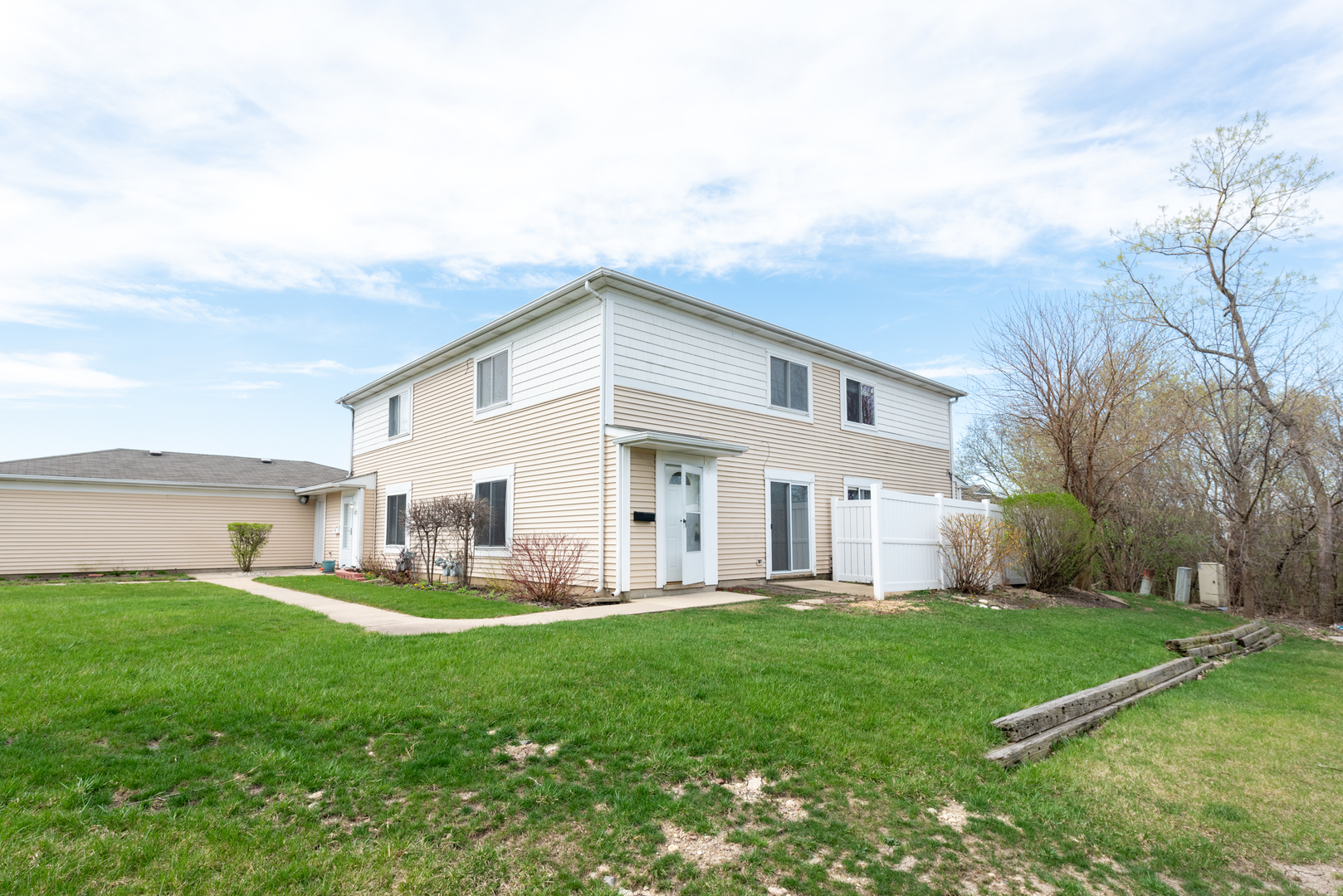 1673 Cornell Dr Property Photo 1