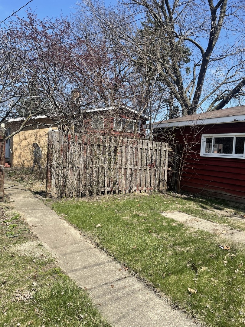 11011 W Roosevelt Road Property Photo 3