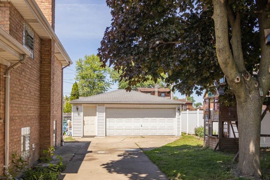 5940 W 88th Place Property Photo 2