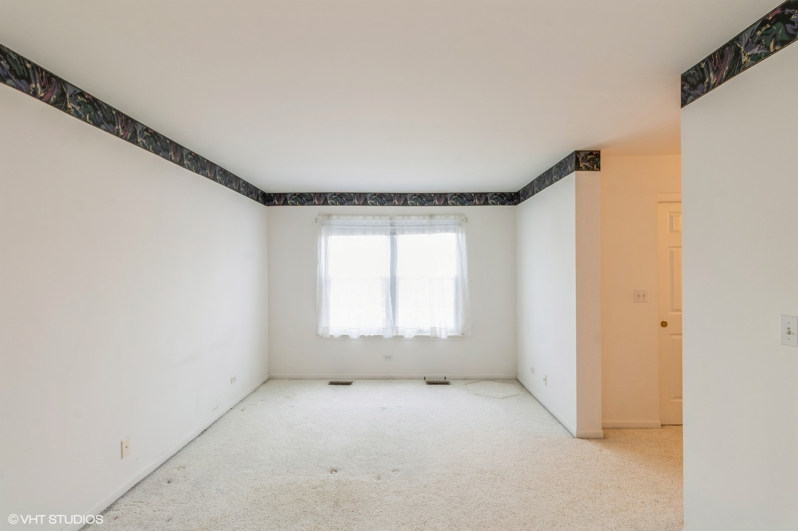 367 S Crown Court Property Photo 11