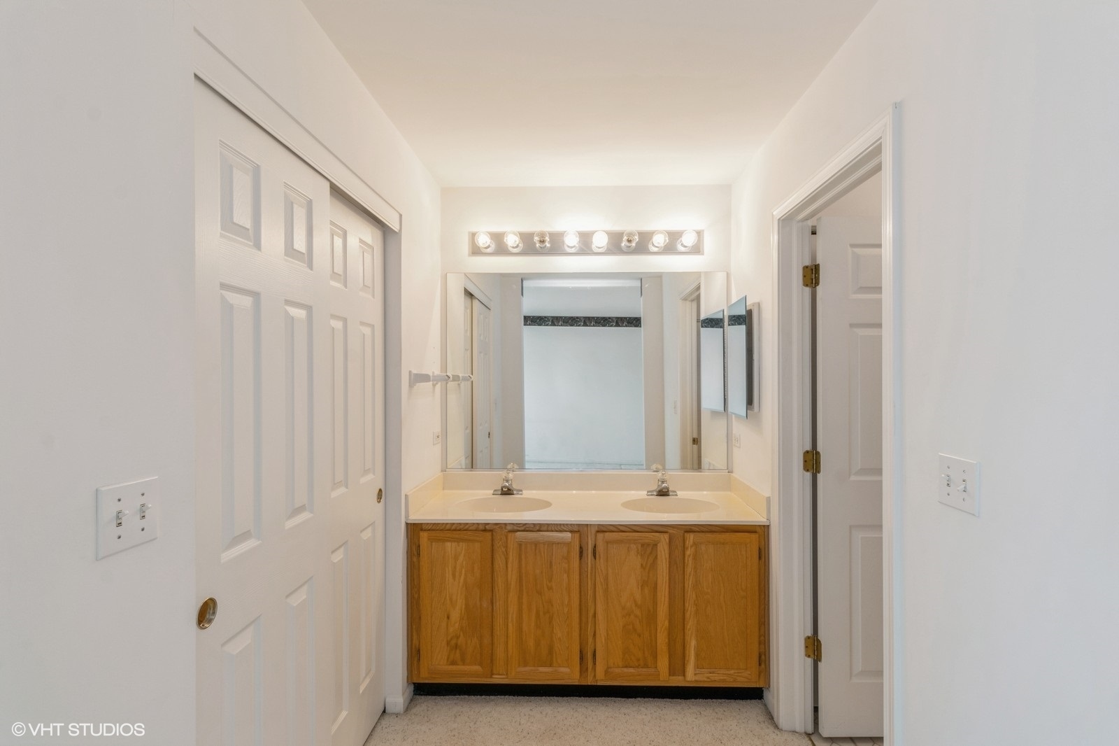 367 S Crown Court Property Photo 13