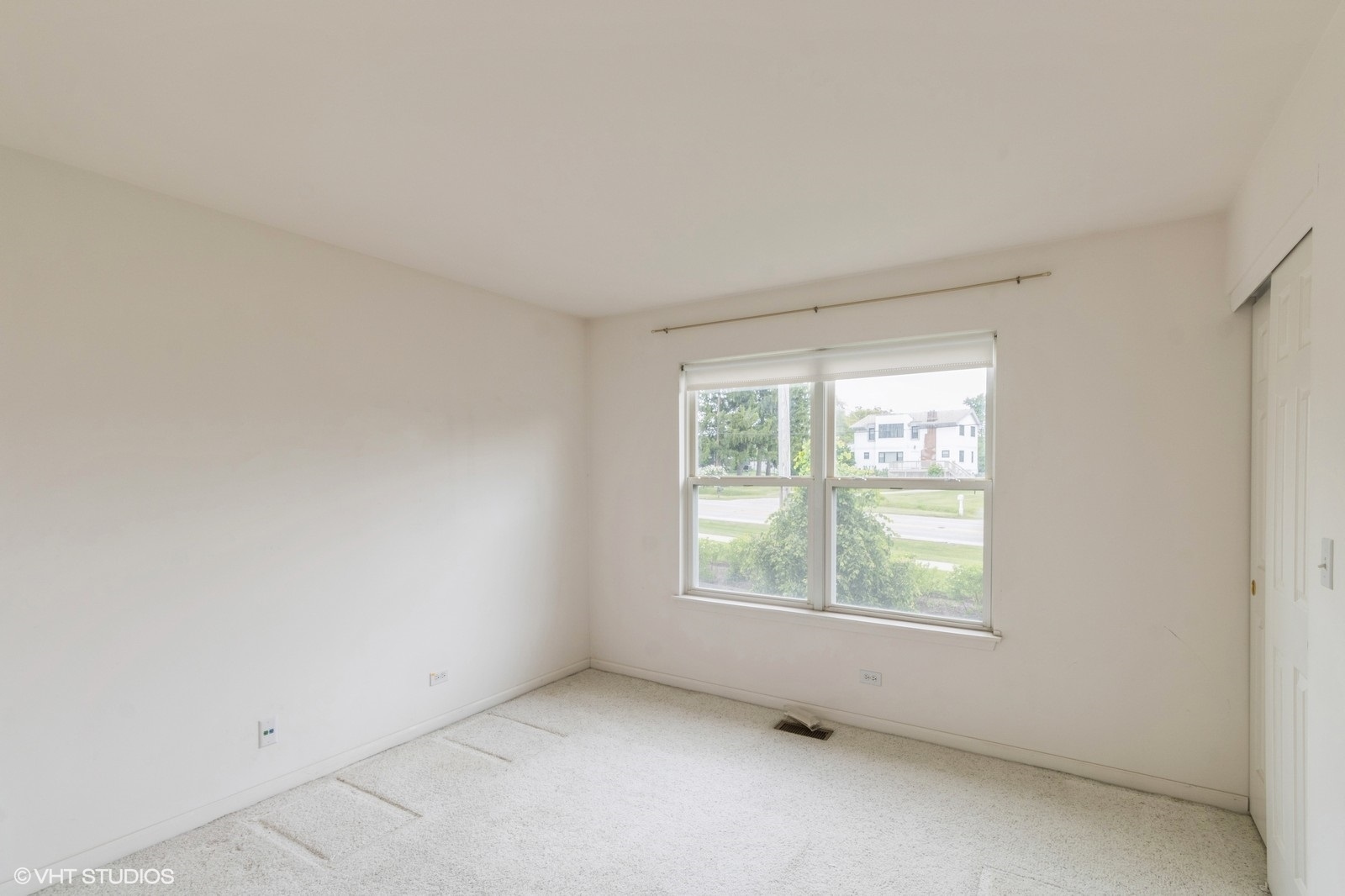 367 S Crown Court Property Photo 16