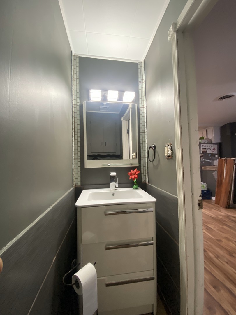 18020 Ridgeland Avenue Property Photo 13