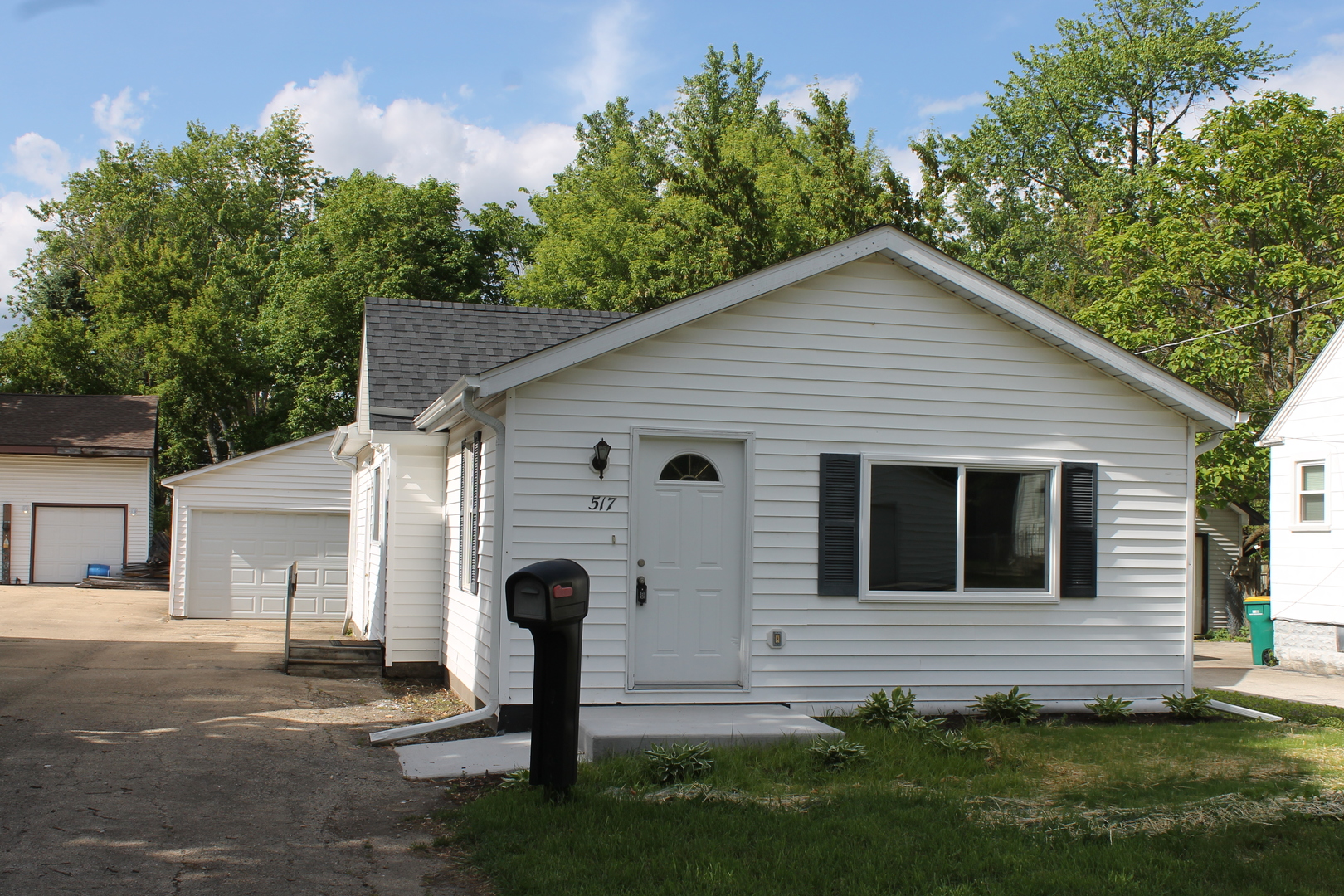 517 Victor Street Property Photo 1
