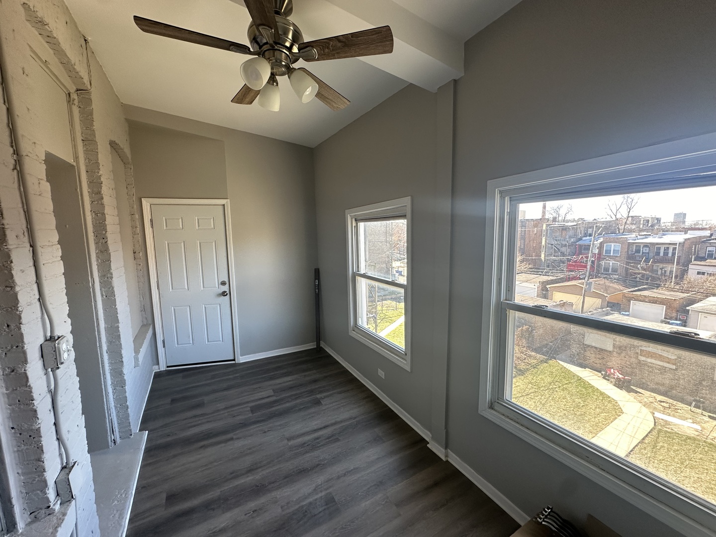 6110 S Ingleside Avenue 3n Property Photo 2