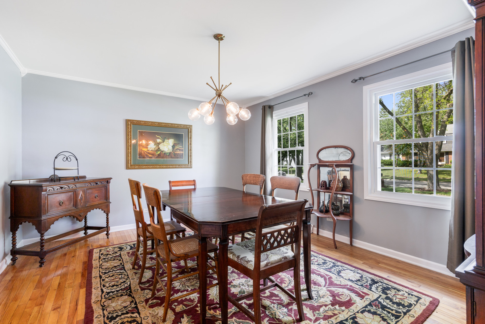 25w303 Gunston Avenue Property Photo 3