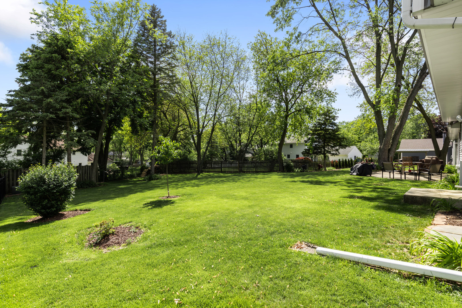 25w303 Gunston Avenue Property Photo 9