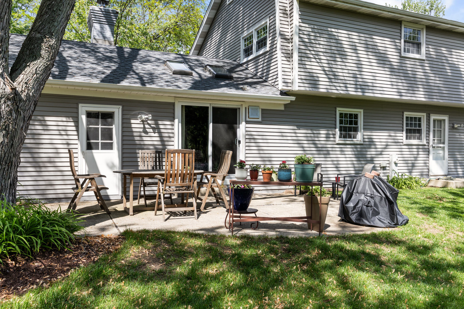 25w303 Gunston Avenue Property Photo 10