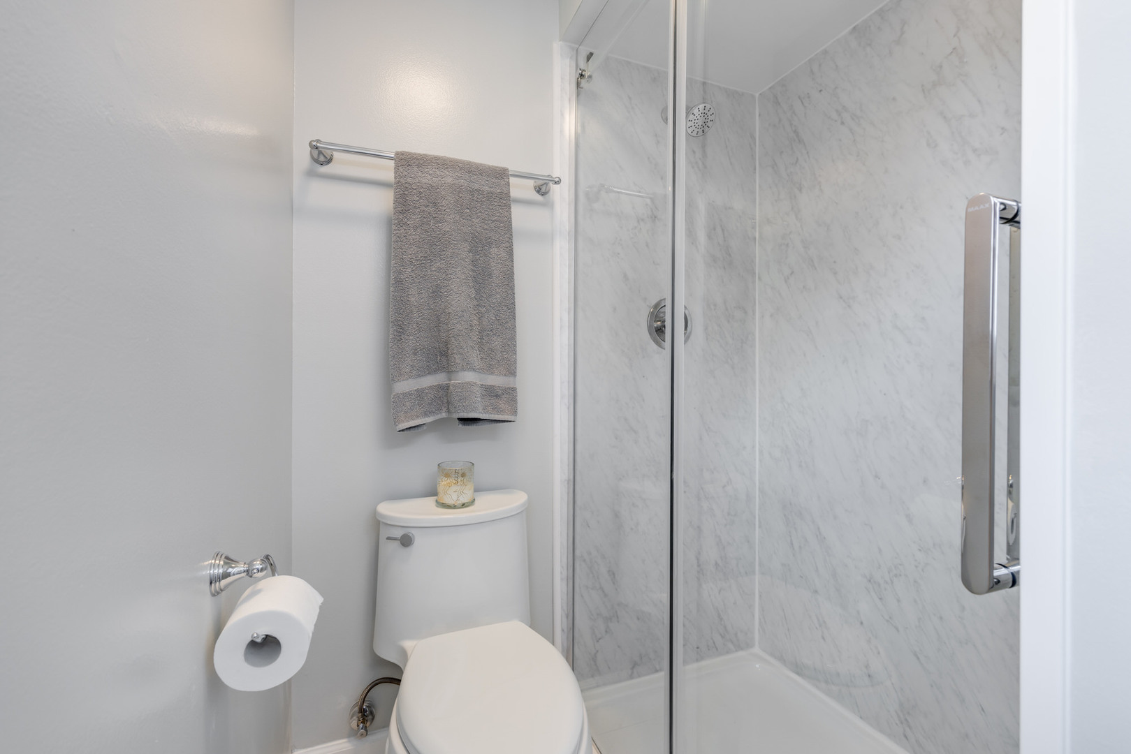 25w303 Gunston Avenue Property Photo 19