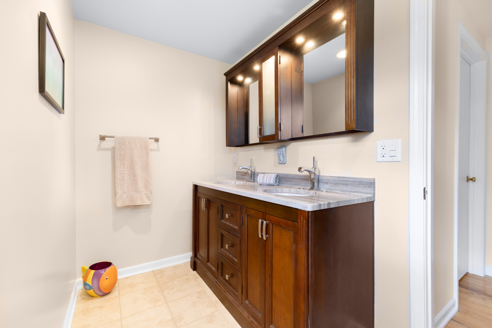 25w303 Gunston Avenue Property Photo 22