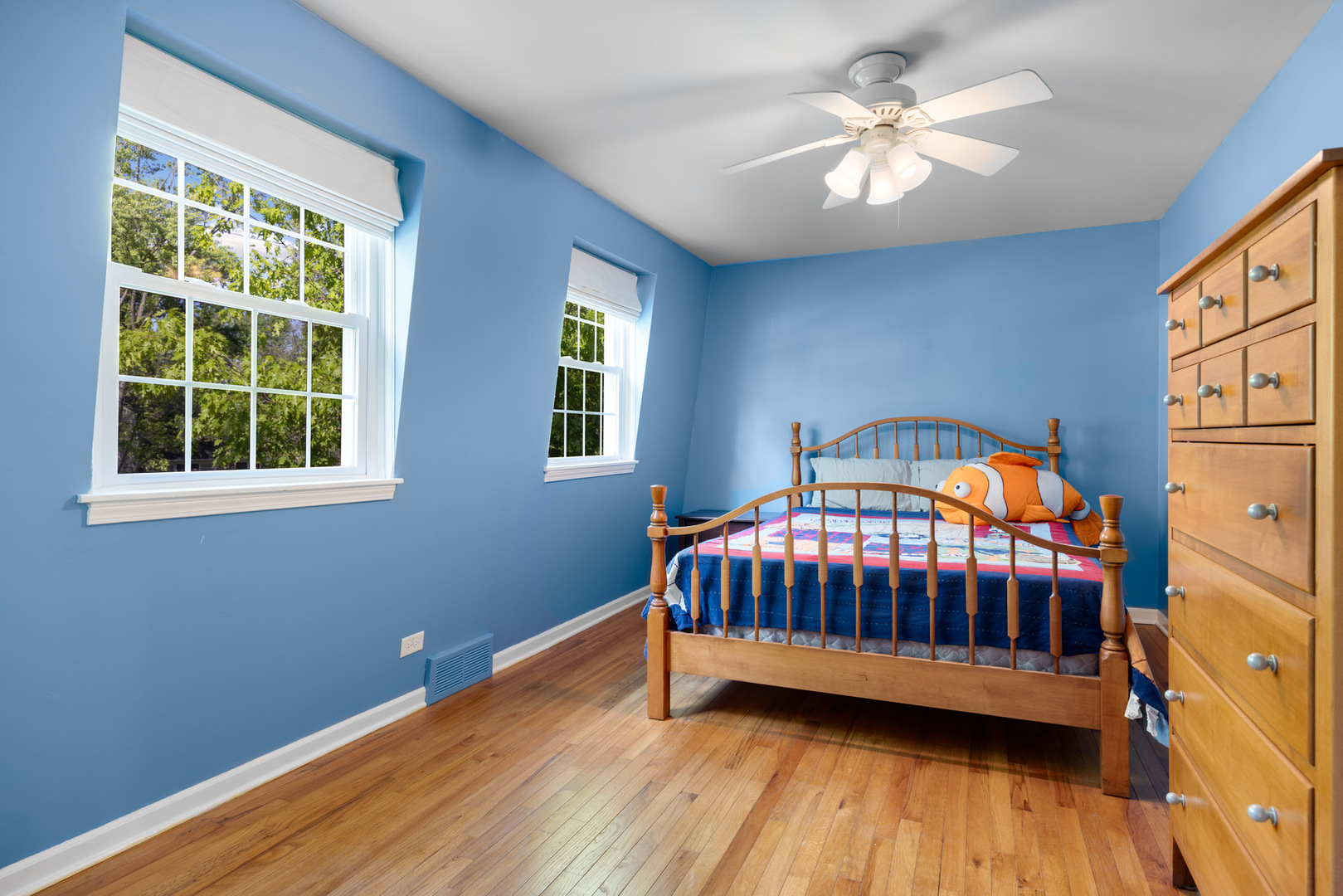 25w303 Gunston Avenue Property Photo 23