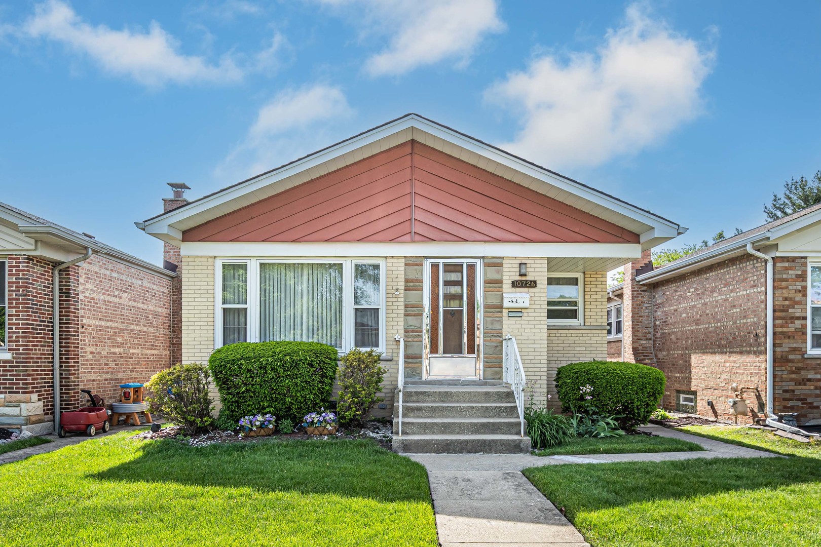 10726 S Saint Louis Avenue Property Photo 1