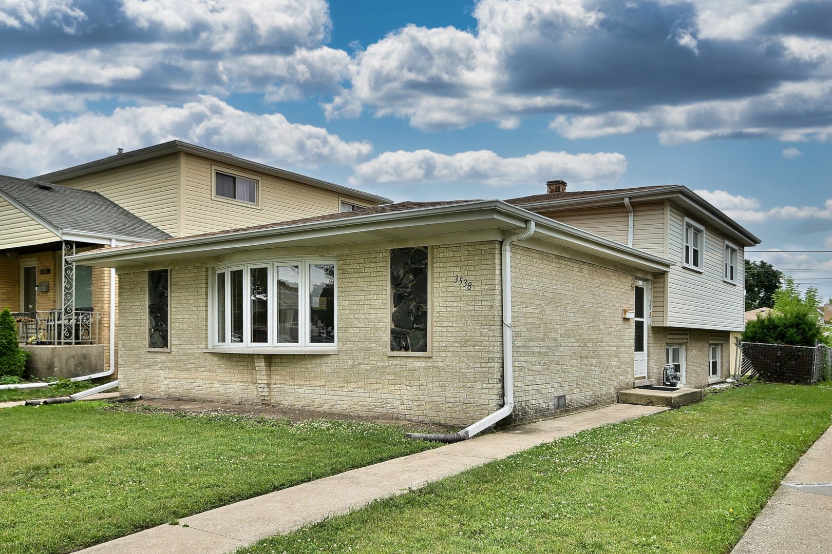 3538 Sunset Lane Property Photo 1