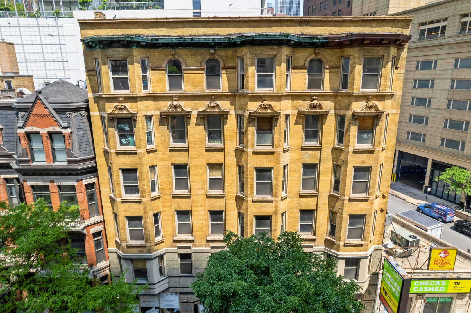 58 E Chicago Ave Property Photo 2