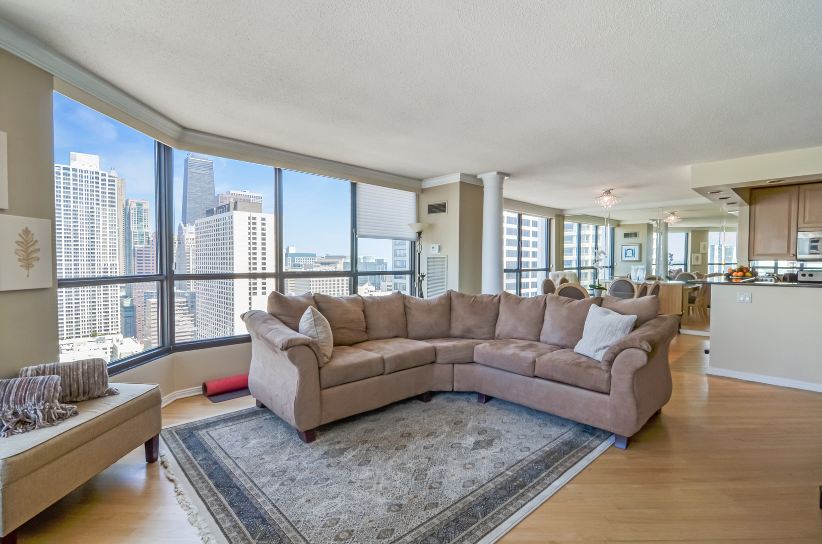 405 N Wabash Avenue 3403 Property Photo 2