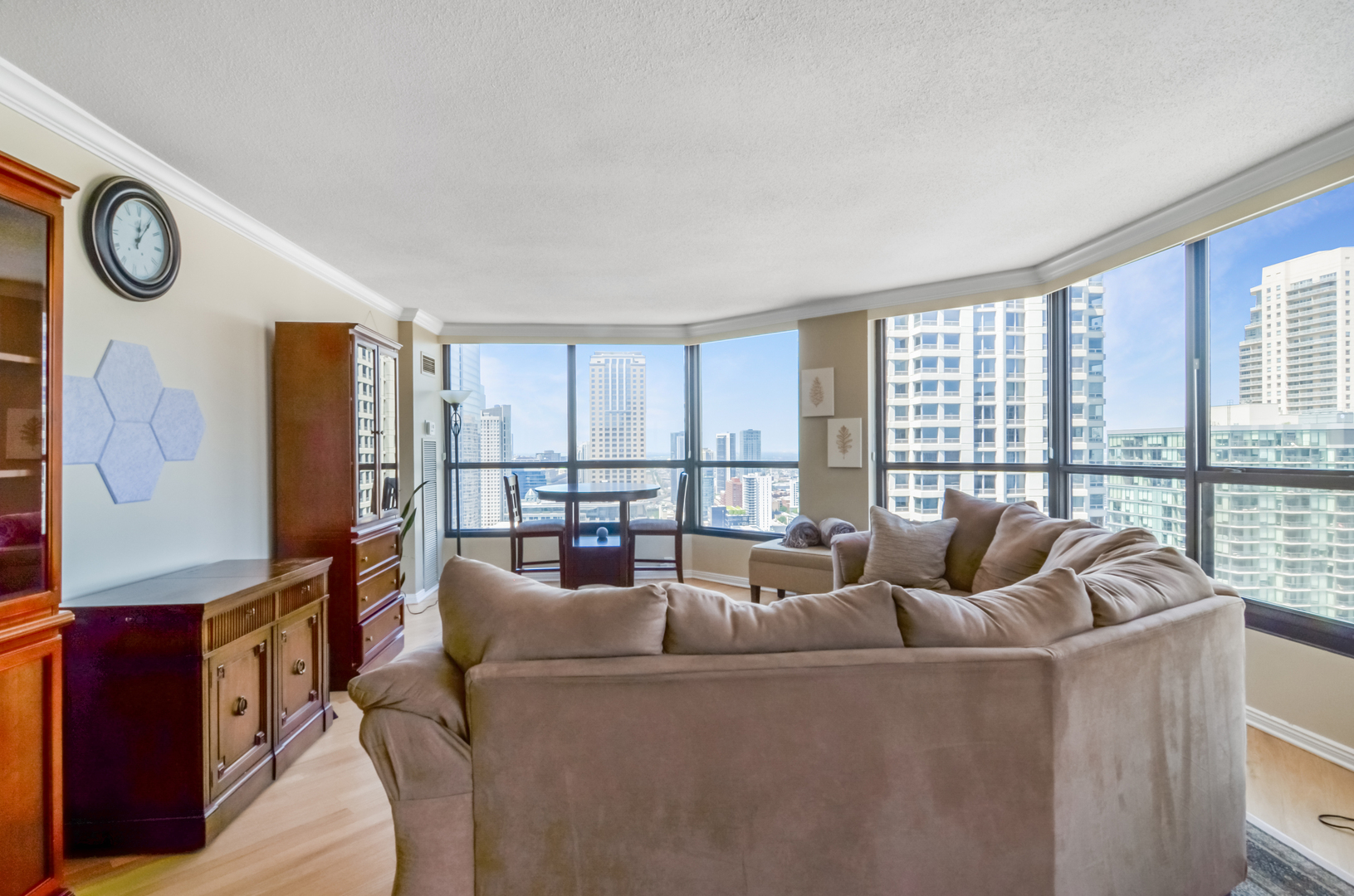 405 N Wabash Avenue 3403 Property Photo 3
