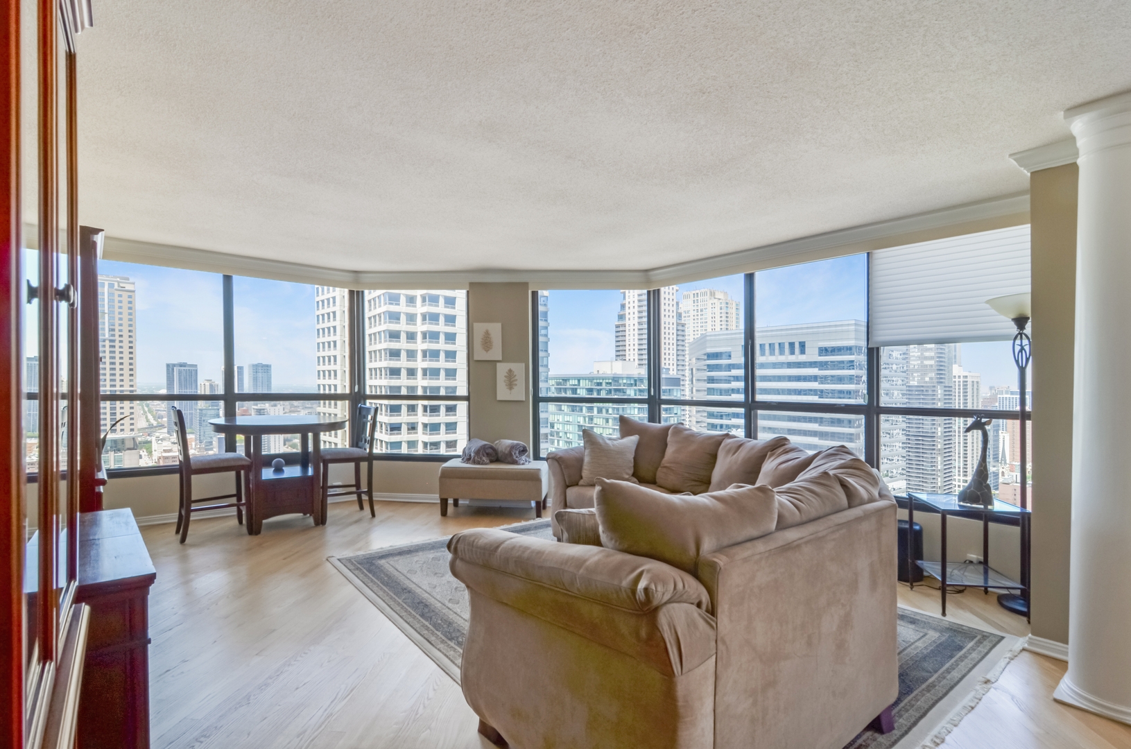 405 N Wabash Avenue 3403 Property Photo 4