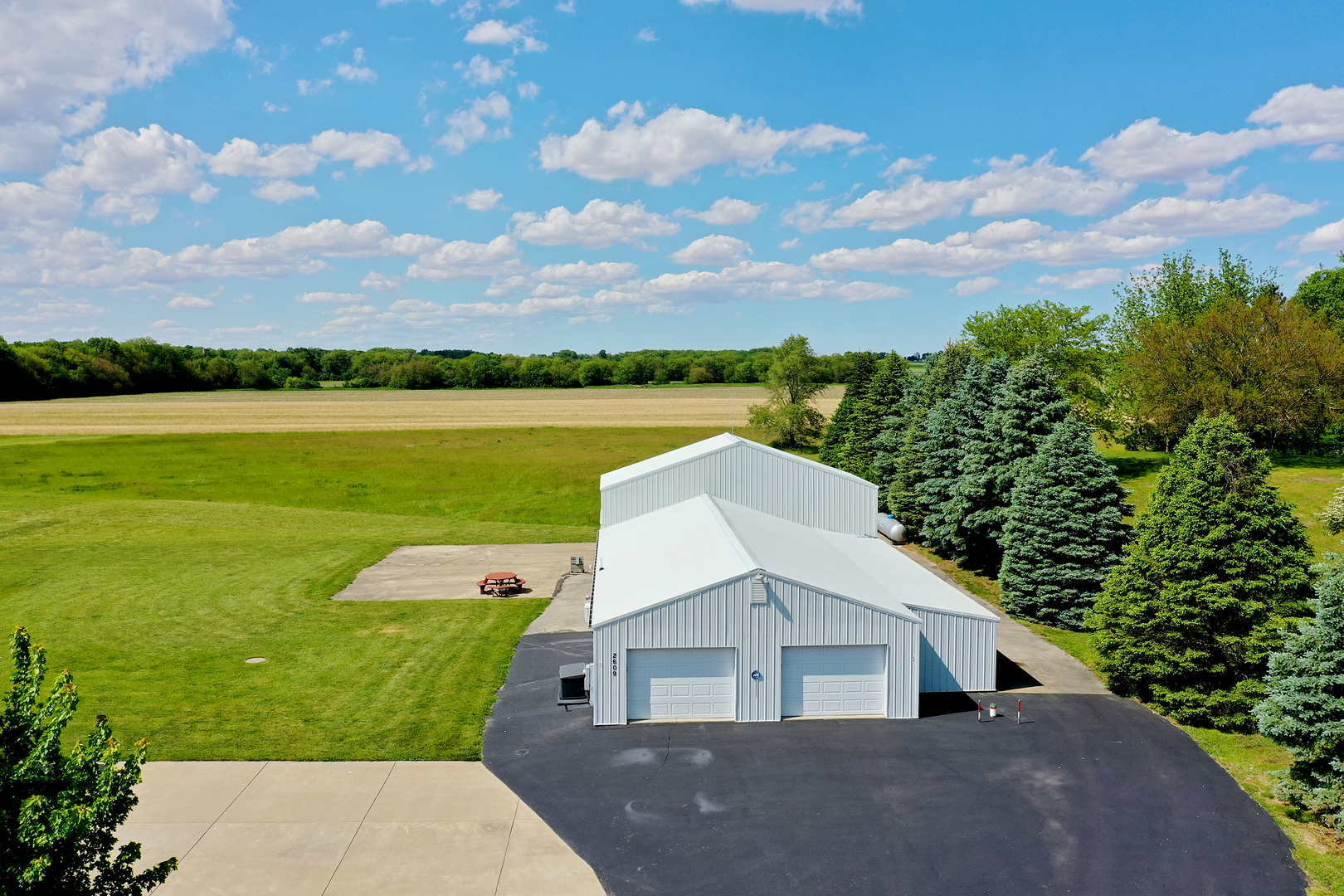 2609 E 1500s Road Property Photo 6