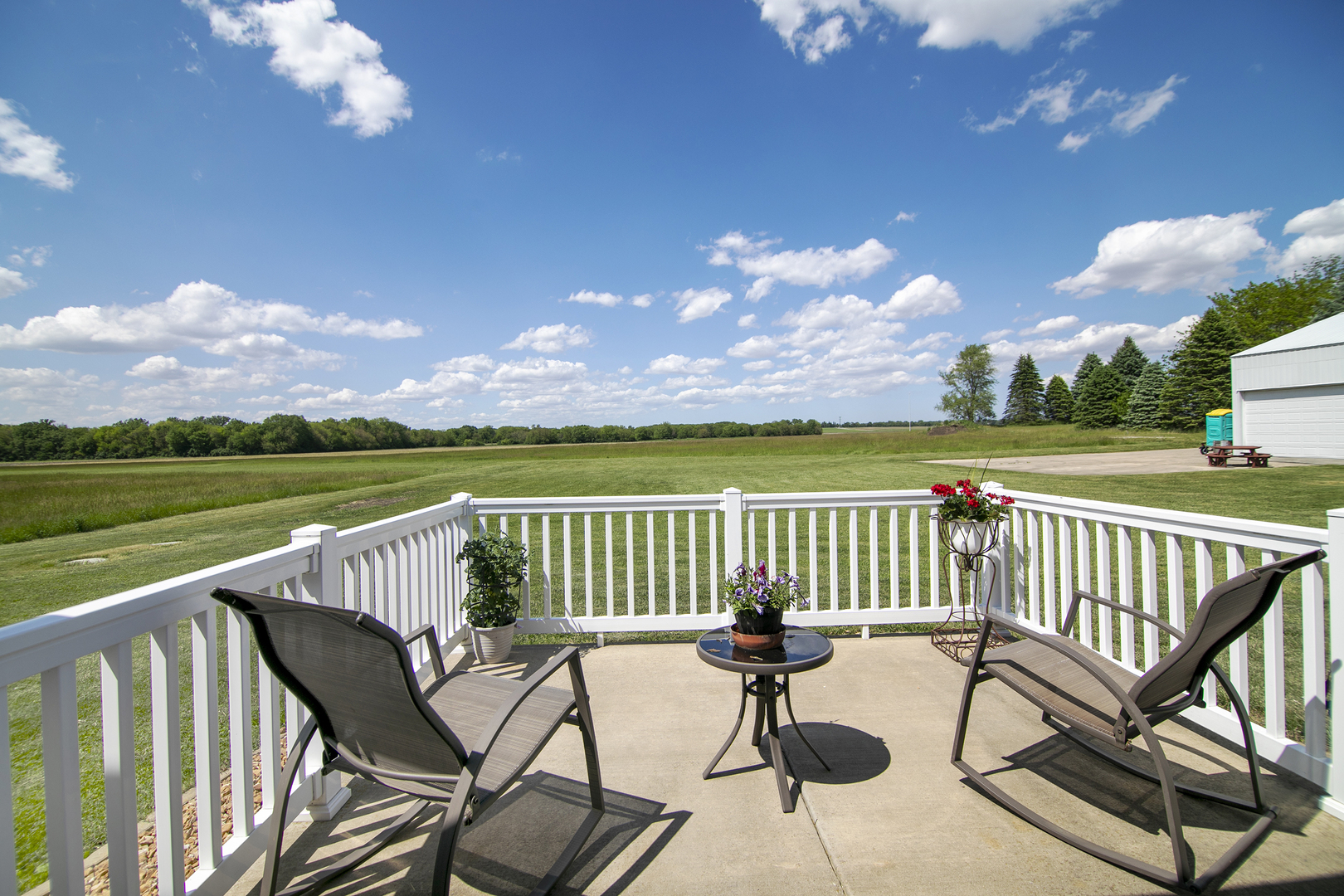 2609 E 1500s Road Property Photo 10