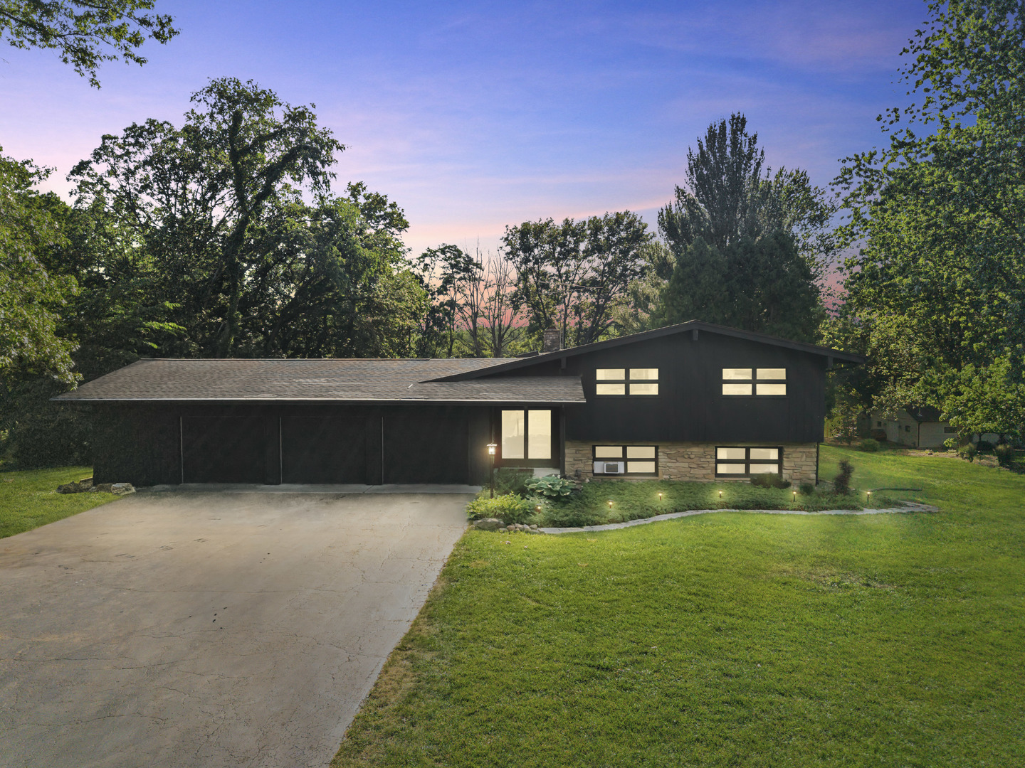 2494 Shepard Drive Property Photo 1