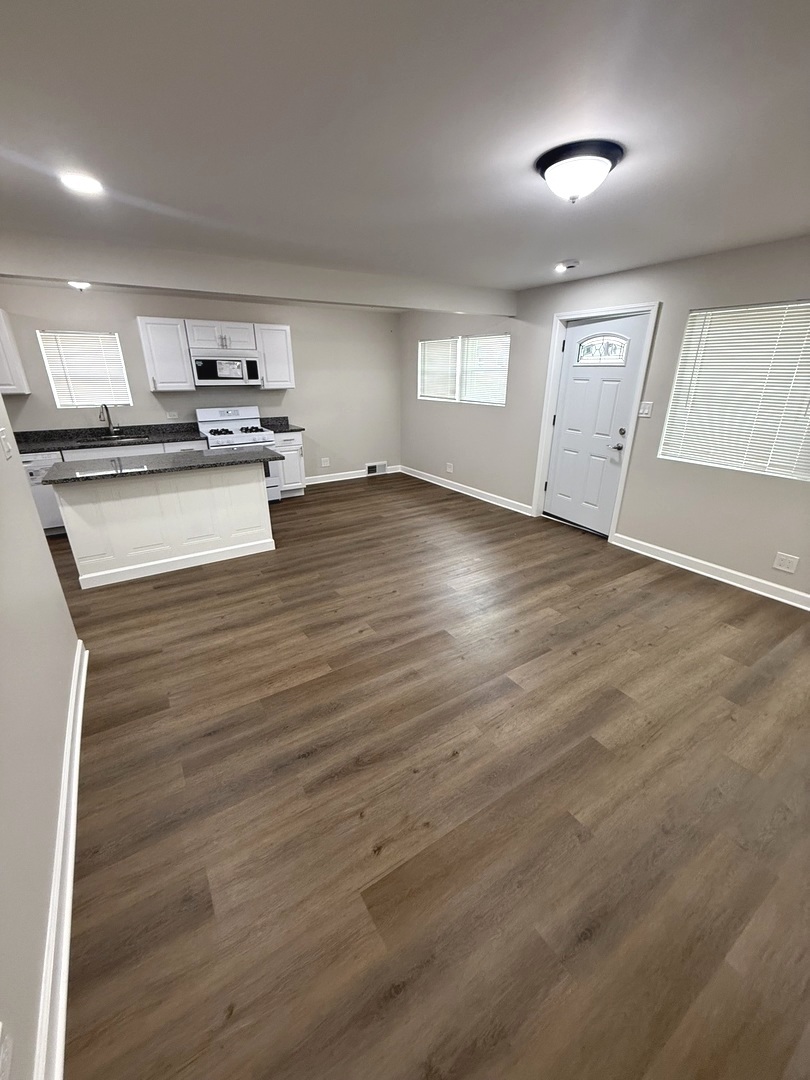 12600 S Lincoln Street Property Photo 6