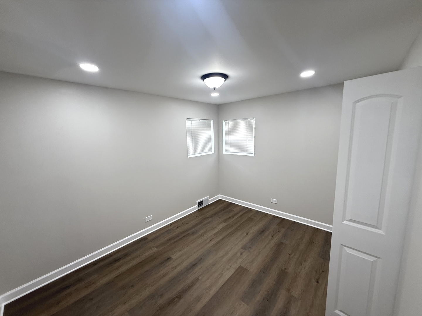 12600 S Lincoln Street Property Photo 11