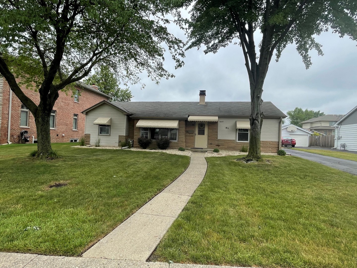 8122 W Winnemac Ave Property Photo 4