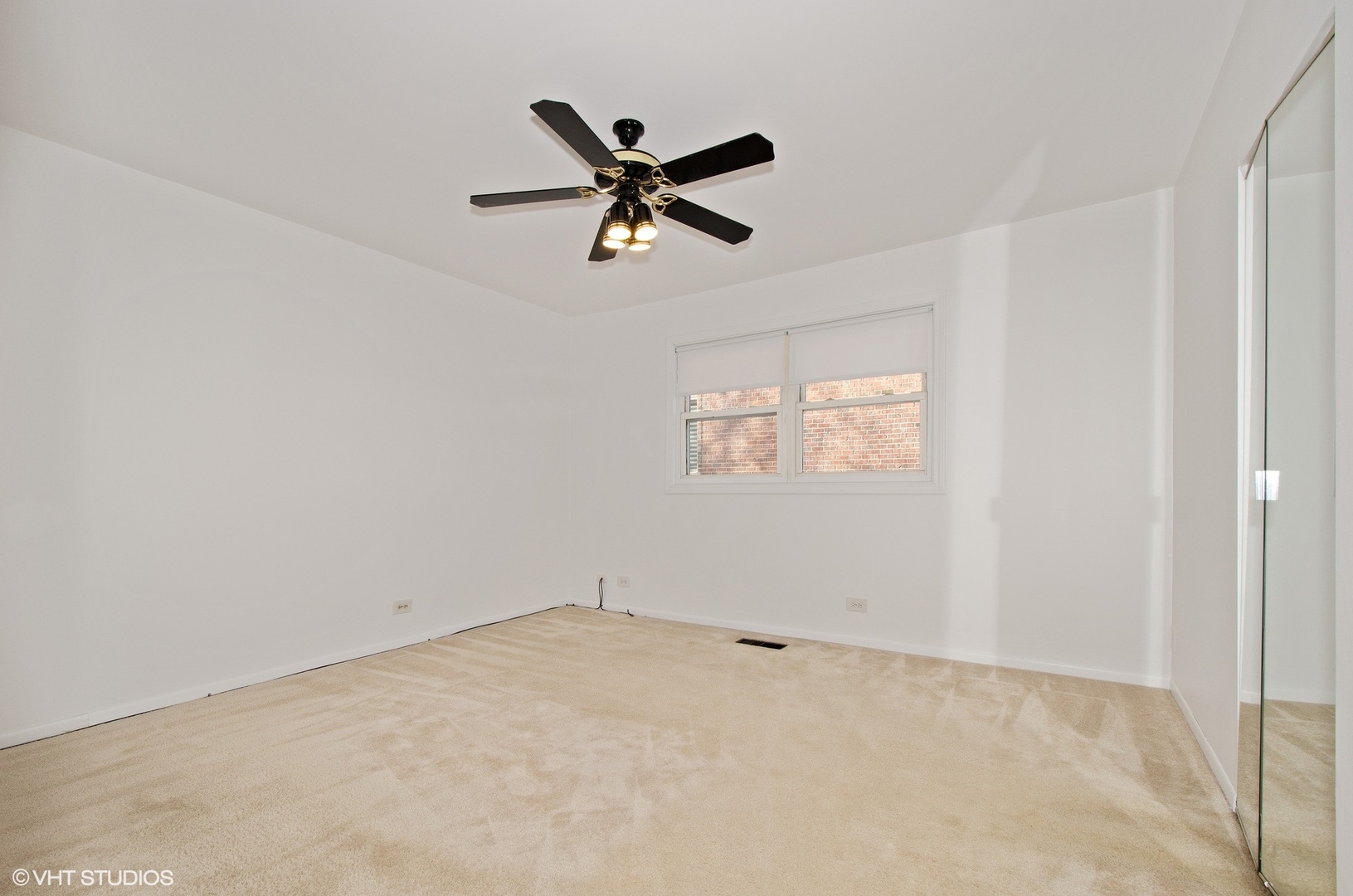 8122 W Winnemac Ave Property Photo 9