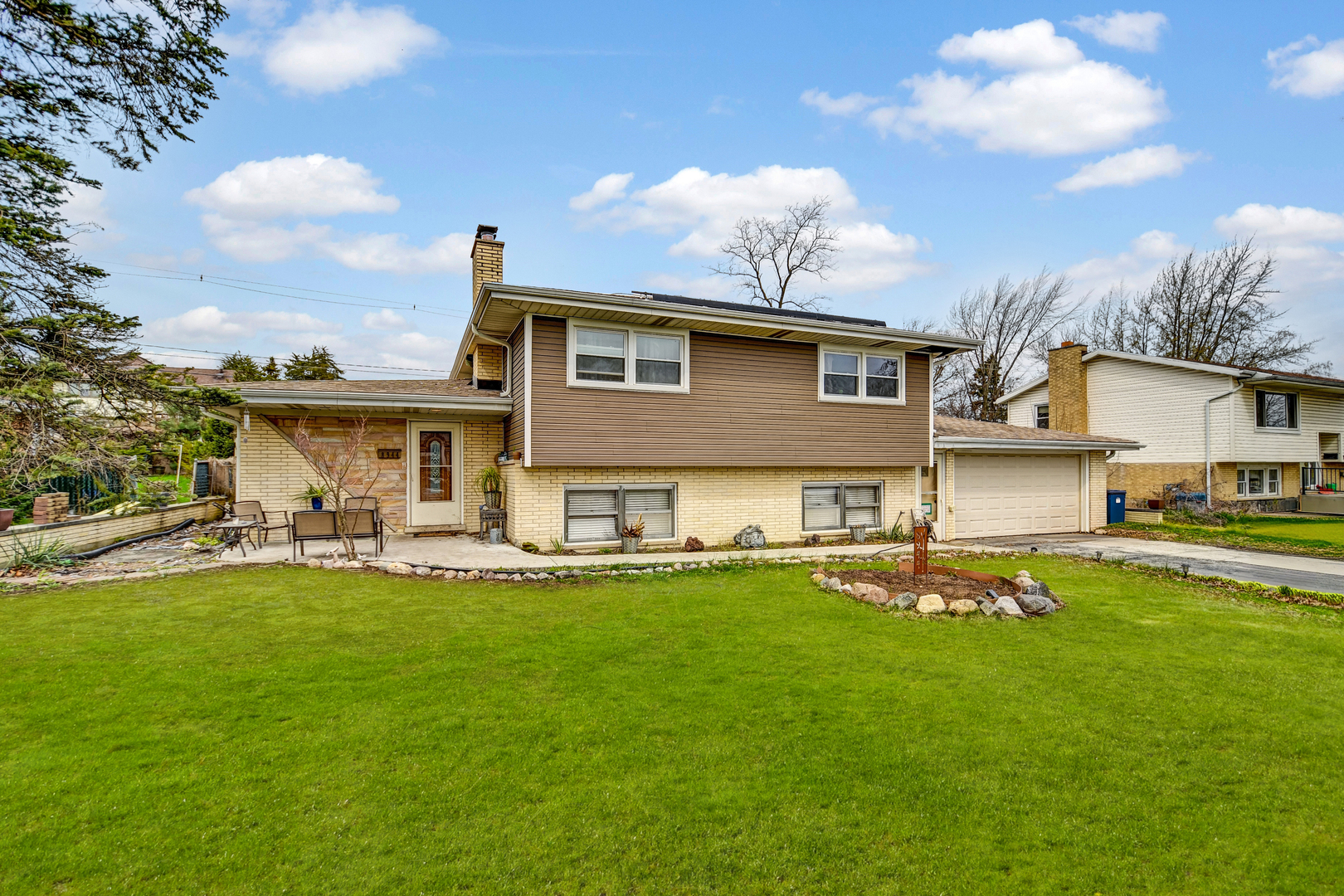 8944 S 85th Court Property Photo 1