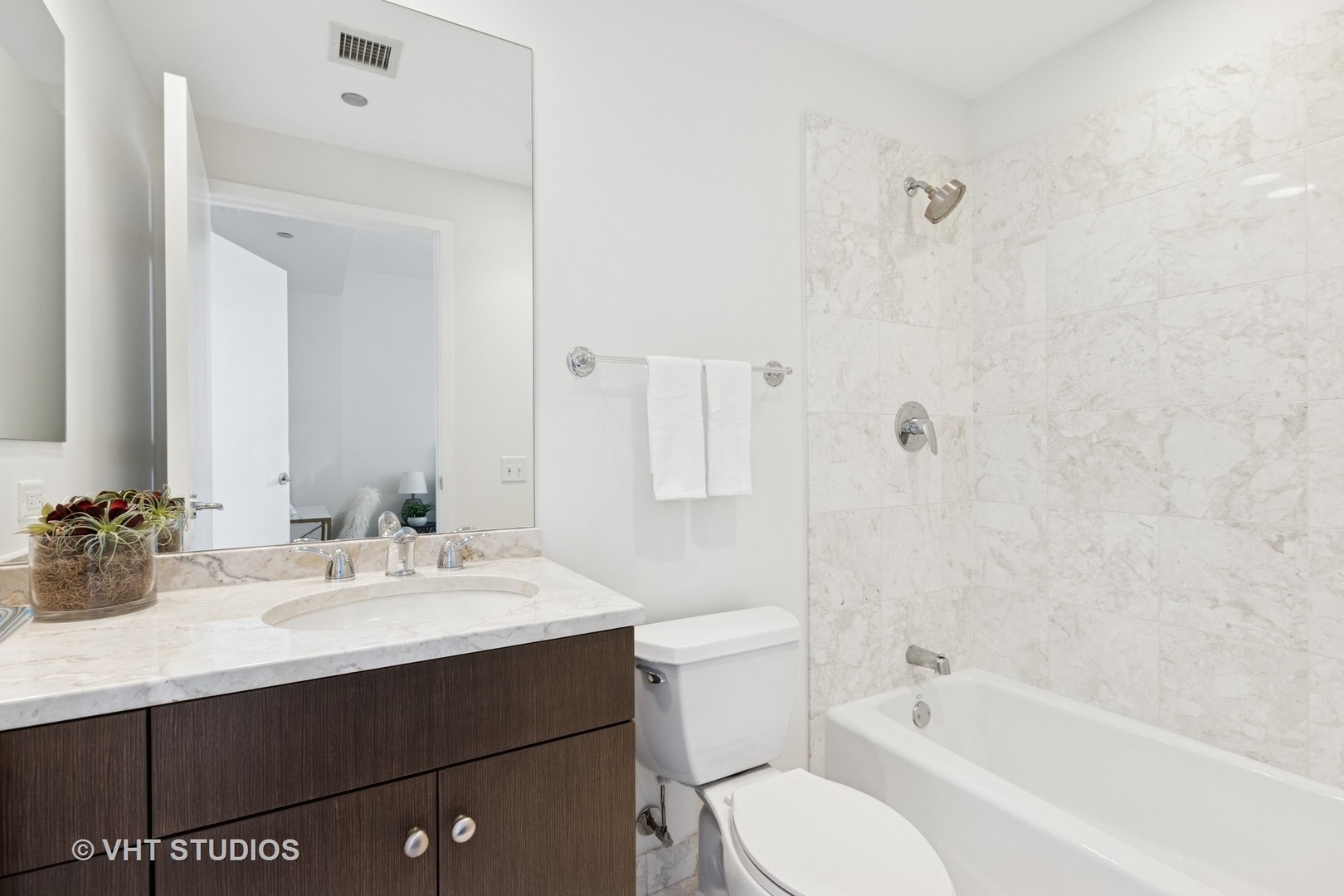 600 N Lake Shore Drive 3411 Property Photo 26