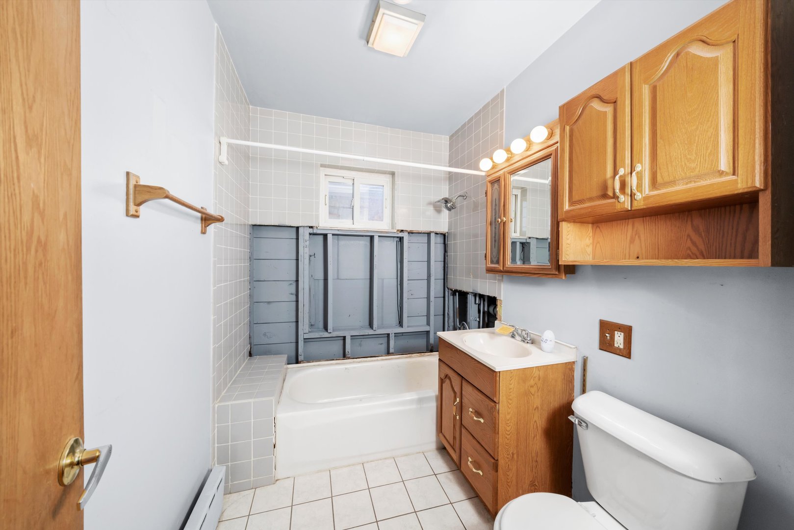 7424 W 57th Pl Property Photo 6