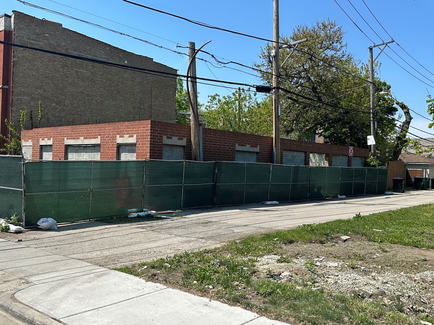 212 E 41st Street Property Photo 2