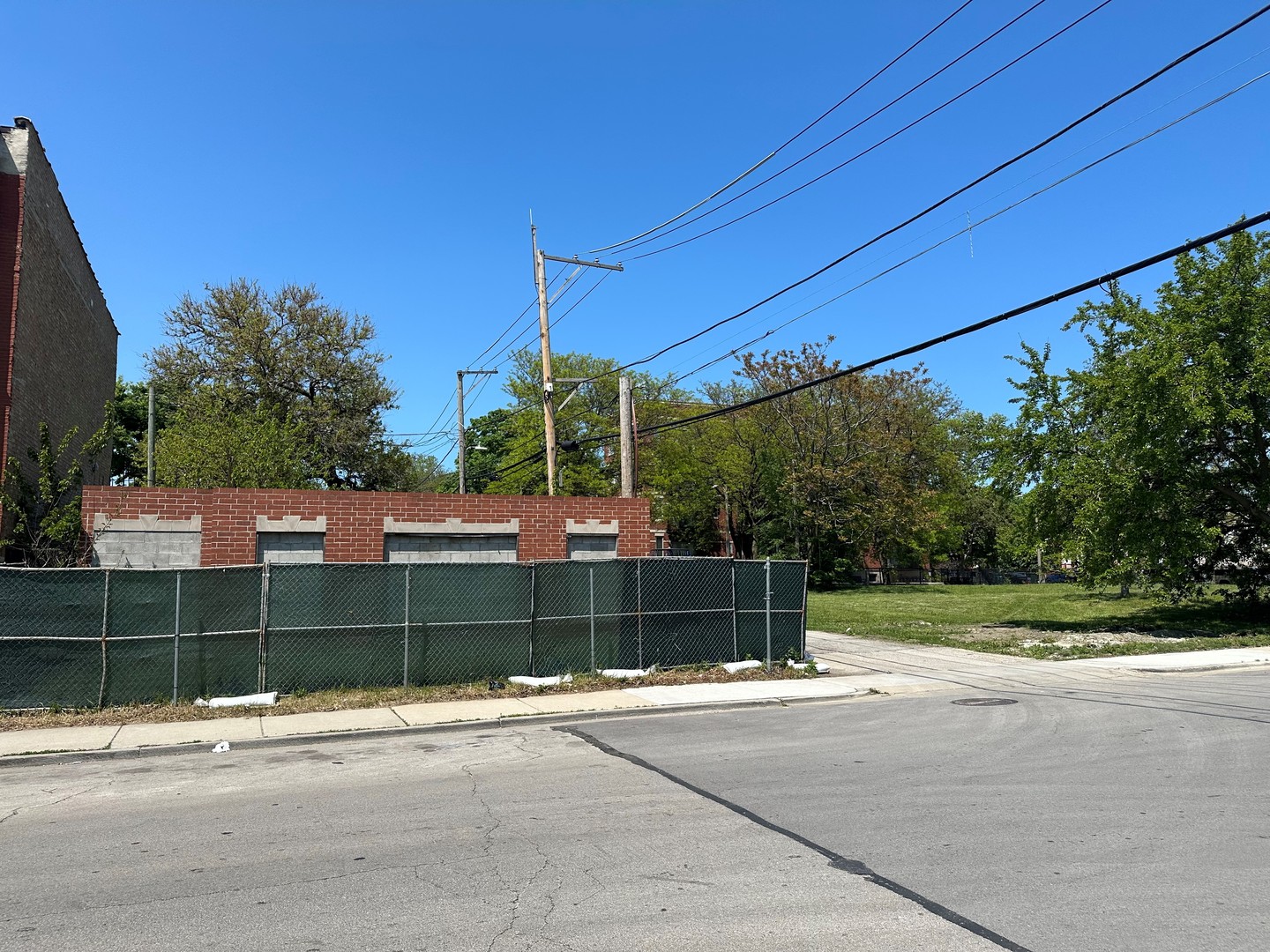 212 E 41st Street Property Photo 3