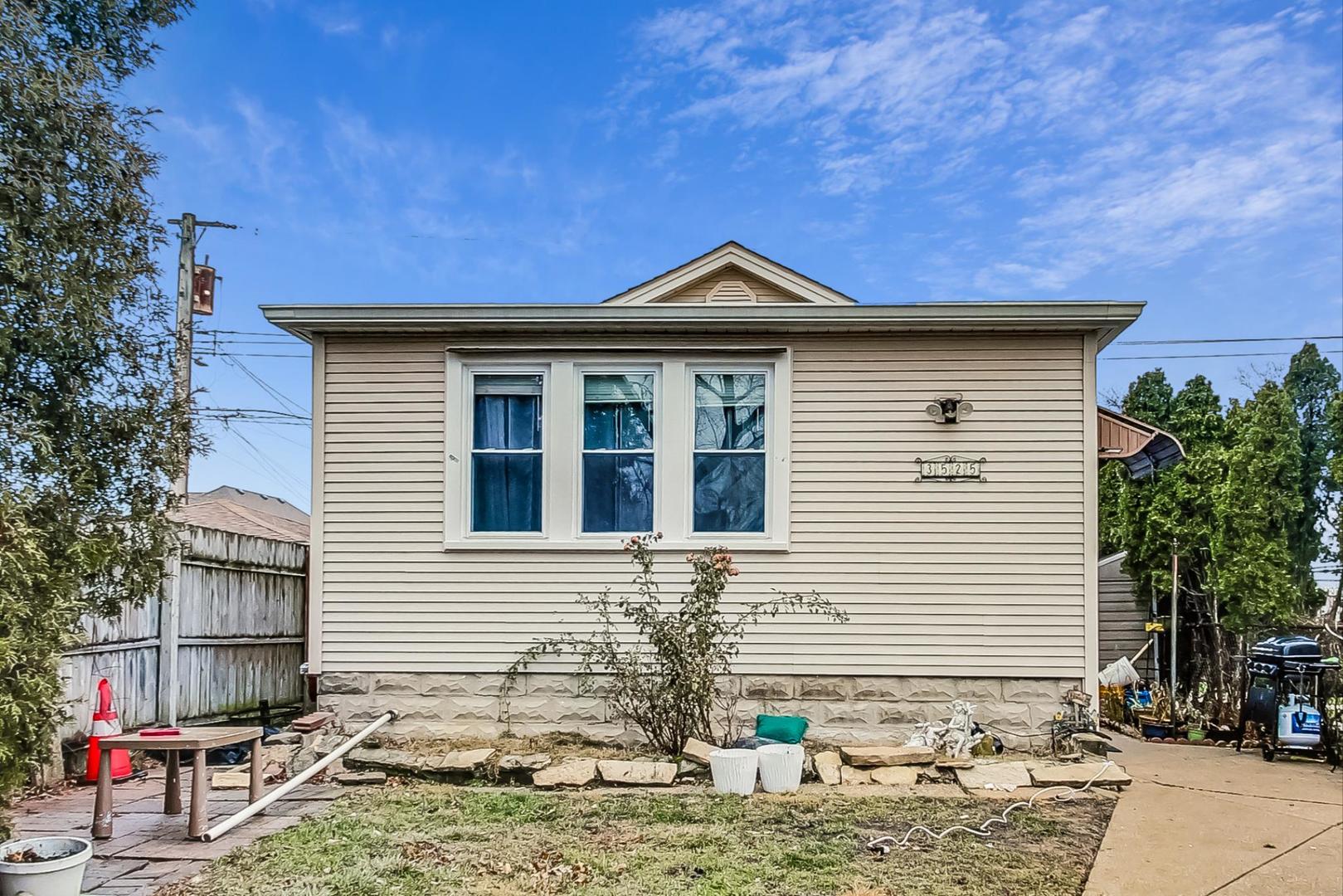 3525 N Rutherford Ave Property Photo 1