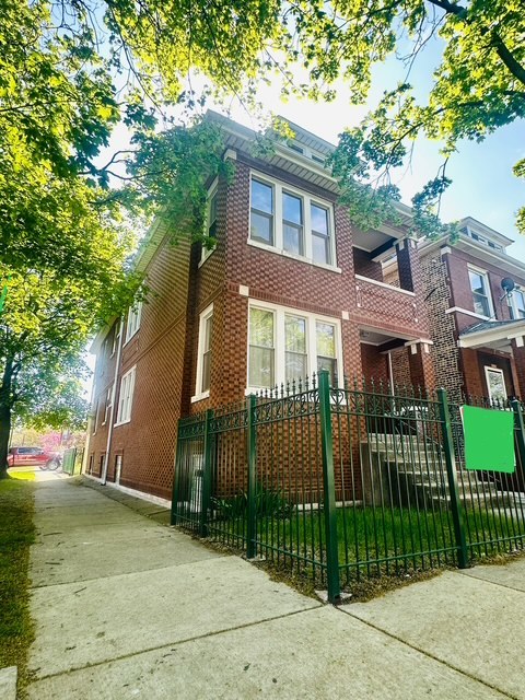 4001 S Albany Avenue Property Photo 1