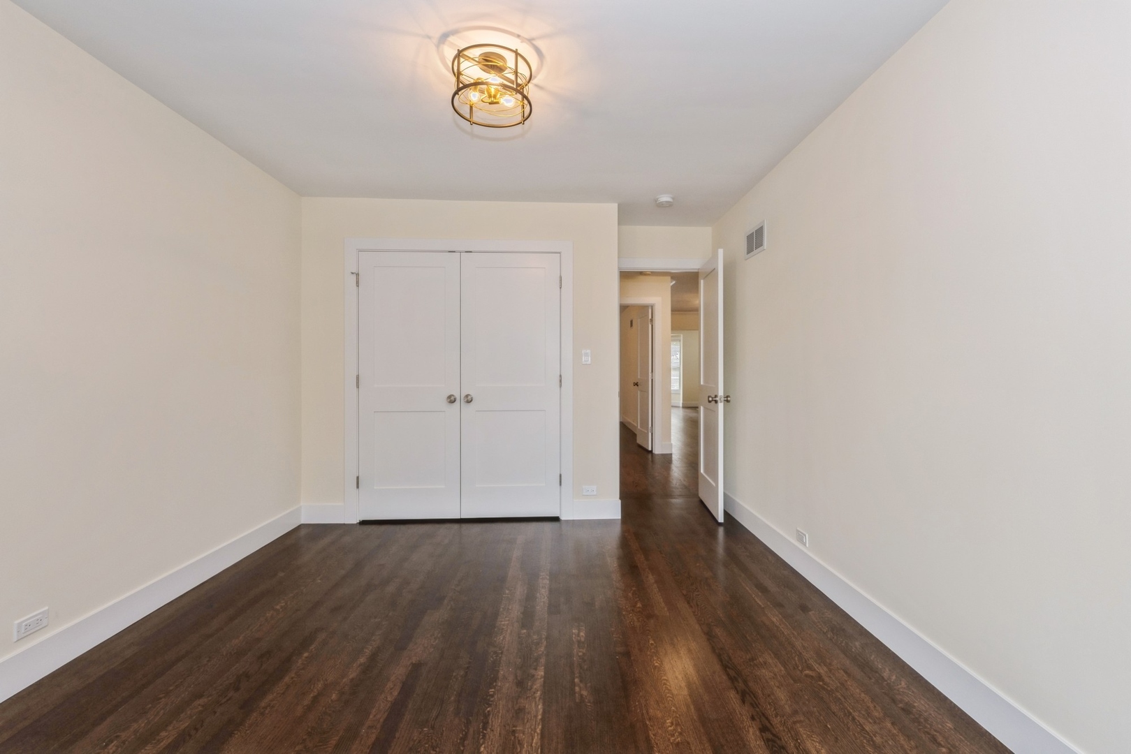 5938 N Sacramento Avenue Property Photo 18