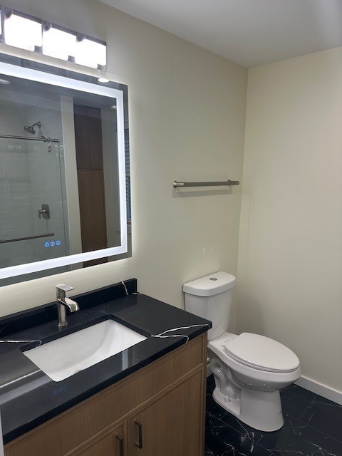 5938 N Sacramento Avenue Property Photo 23