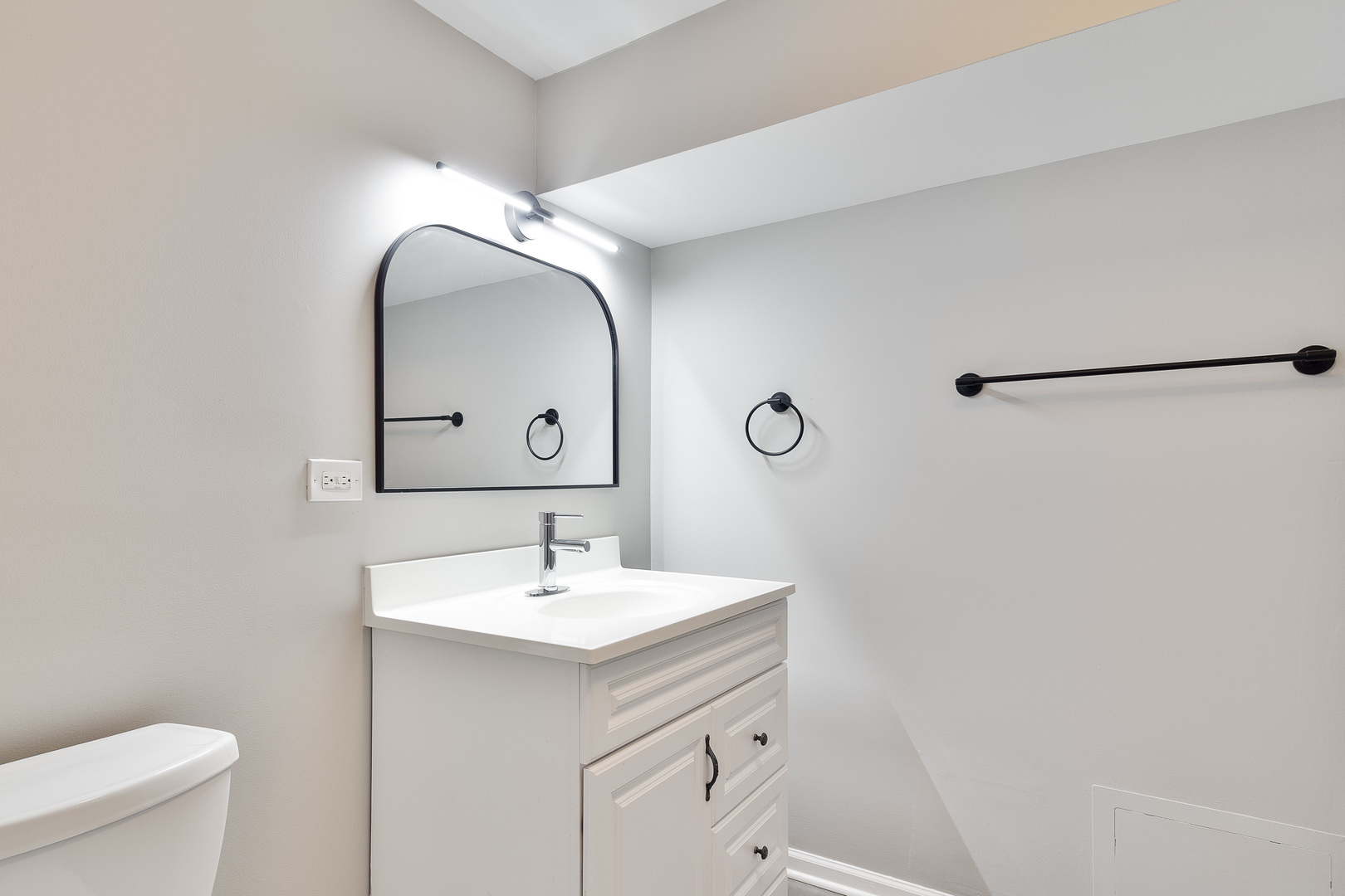 2525 N Central Park Avenue 1 Property Photo 14