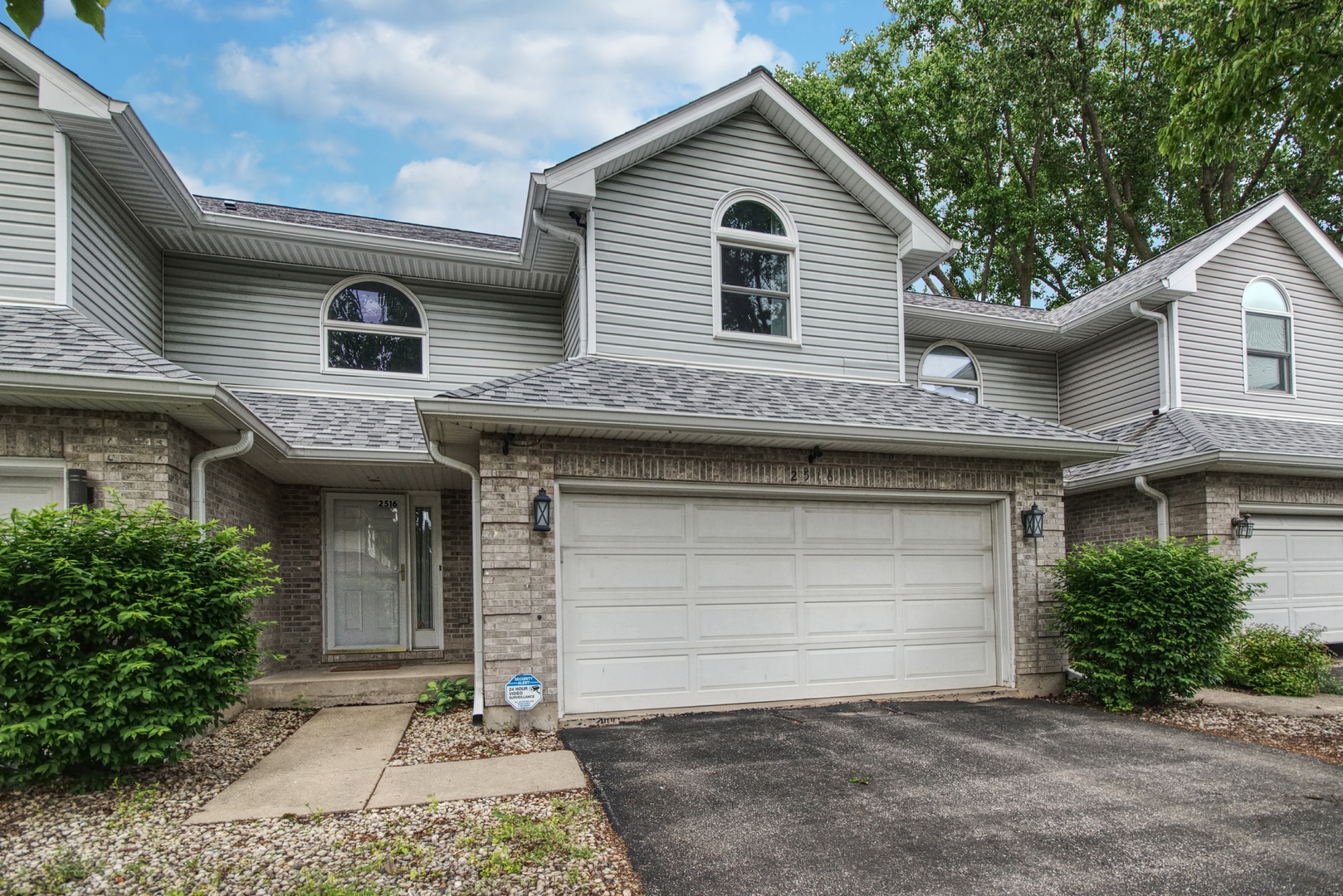 2516 Tulip Lane Property Photo 1