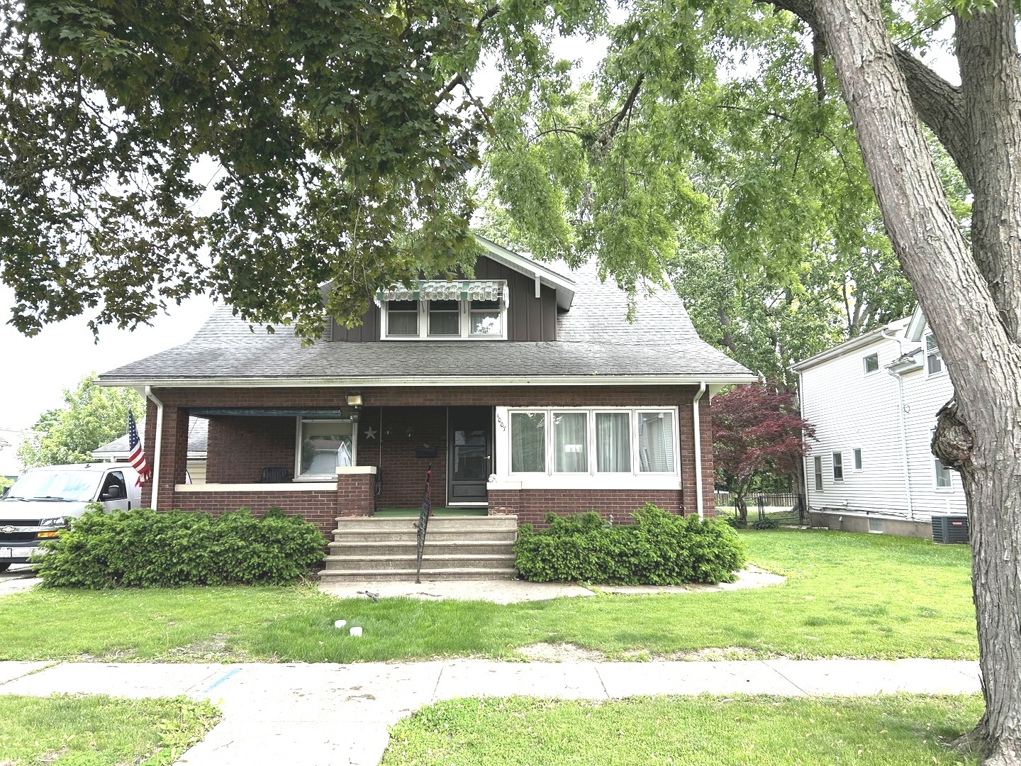 1007 Illinois Avenue Property Photo 1