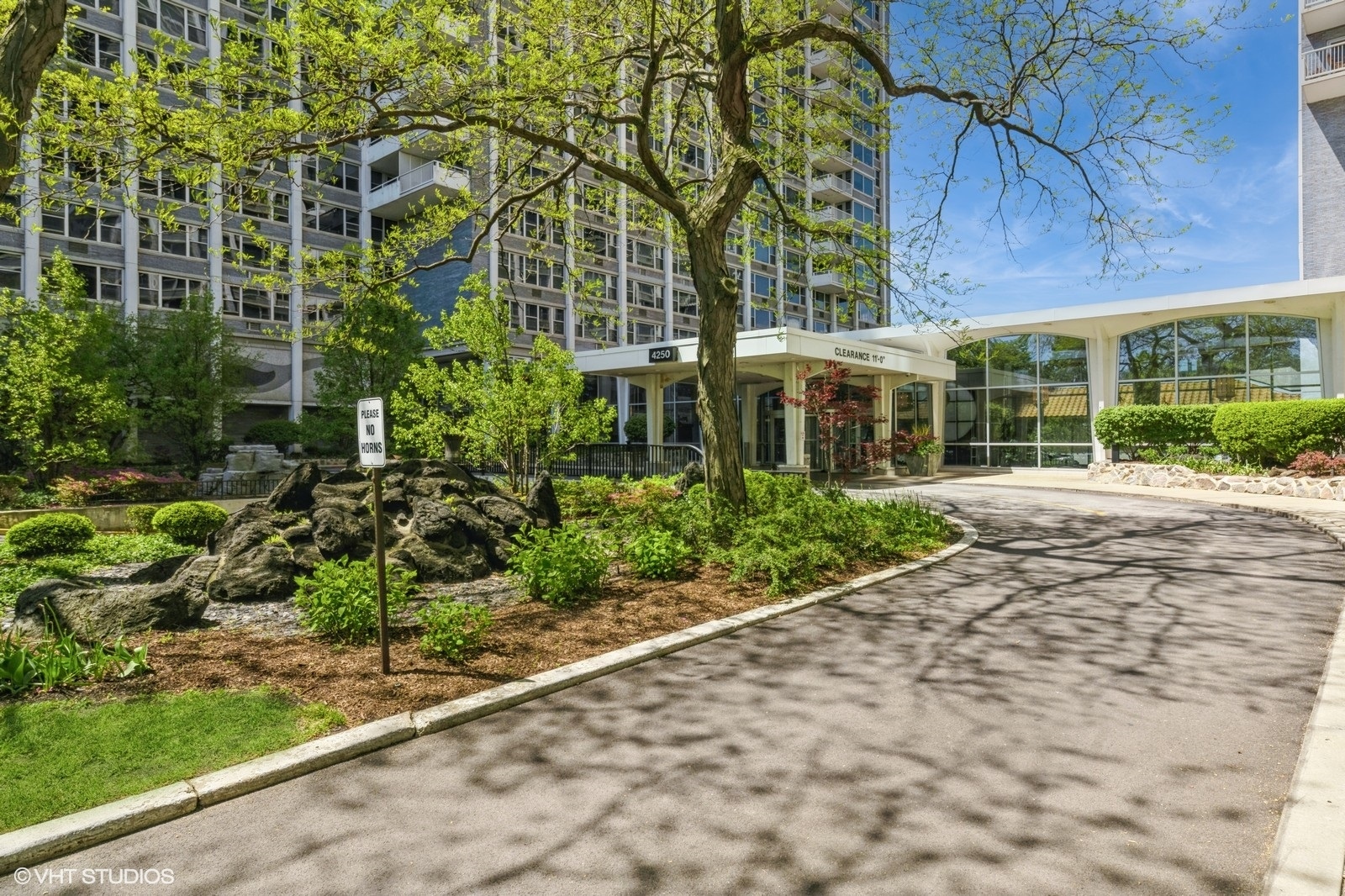 4250 N Marine Drive 1628 Property Photo 1
