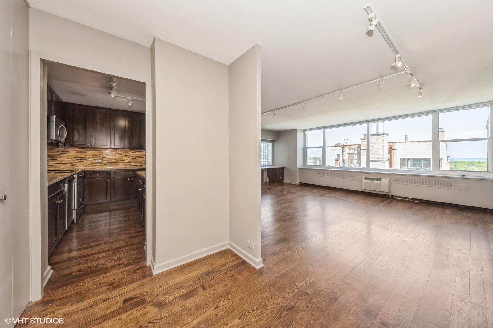 4250 N Marine Drive 1628 Property Photo 6