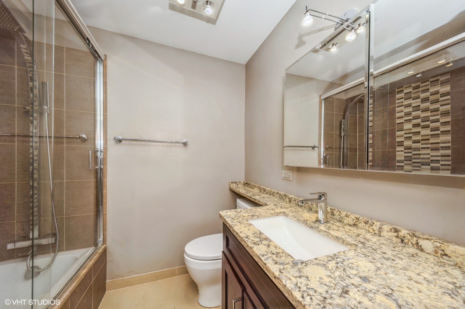 4250 N Marine Drive 1628 Property Photo 22