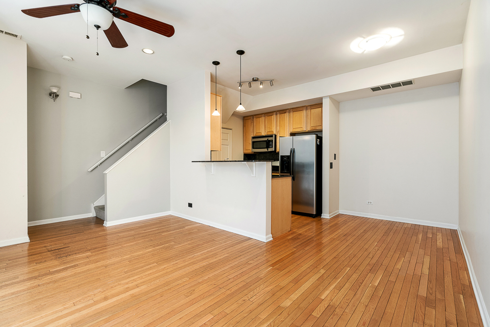 2840 N Lincoln Avenue G Property Photo 2