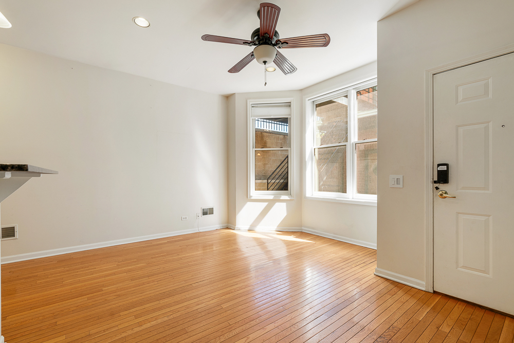 2840 N Lincoln Avenue G Property Photo 6