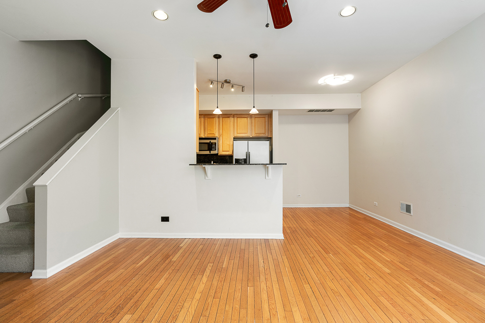 2840 N Lincoln Avenue G Property Photo 7