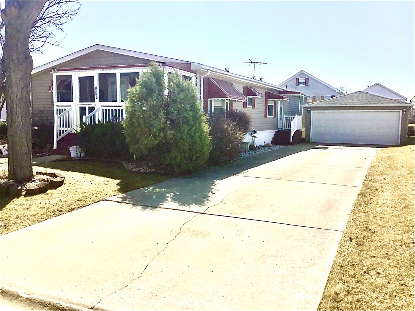 10857 W Gateway Drive Property Photo 1