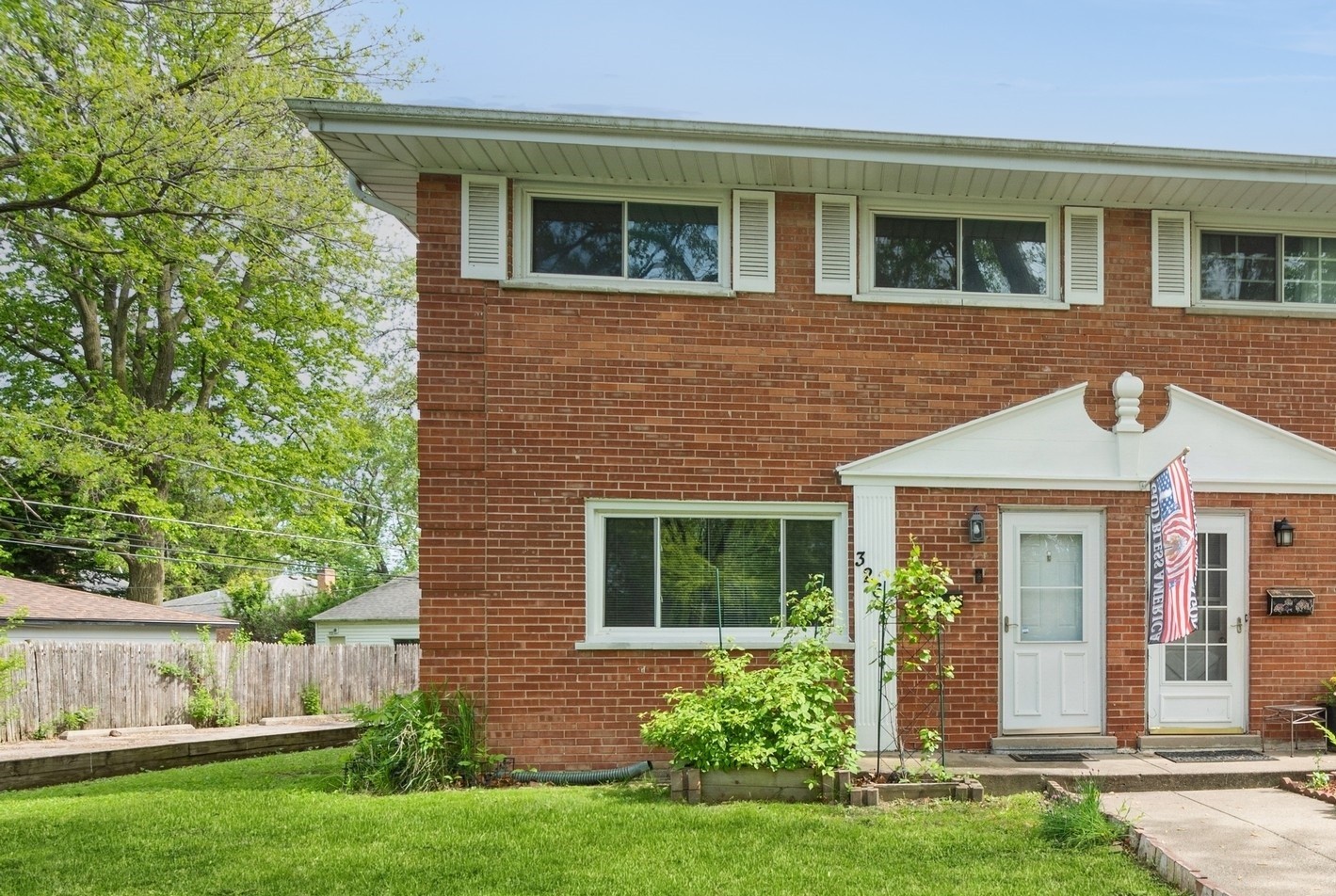 326 Skokie Ct Property Photo 1